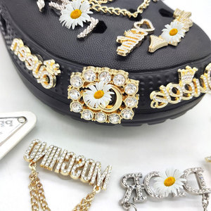 Phụ kiện giày bán chạy, bán sỉ, <span class=keywords><strong>charm</strong></span> giày bằng kim loại, <span class=keywords><strong>charm</strong></span> giày clog, <span class=keywords><strong>charm</strong></span> thiết kế, dùng trang trí, quà tặng nữ - Product Image 5