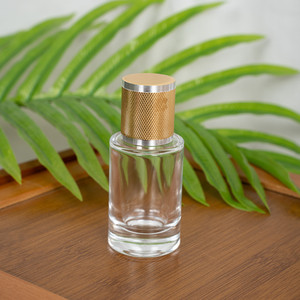 ขวดน้ำหอมแก้วทรงกระบอกขนาด 30 50 100 มล. แบบคอจีบ พกพาสะดวก พร้อมหัวฉีดสเปรย์แบบกด สำหรับบรรจุเครื่องสำอางหรือน้ำหอม - Product Image 2
