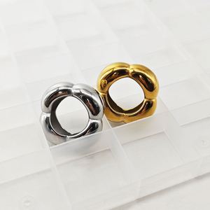 Estilo europeo y americano Ins personalidad flor hueca anillo geométrico liso anillo de lujo ligero para mujer joyería - Product Image 3