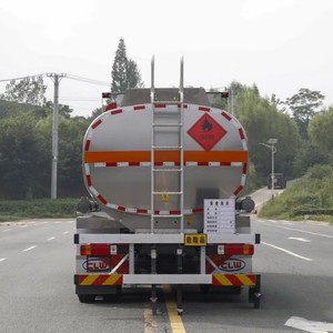 รถบรรทุกน้ำมัน FAW J6L 8x4 ขนาด 30000 ลิตร ถังอลูมิเนียมอัลลอยด์ 30CBM สำหรับขนส่งดีเซลและจ่ายน้ำมันเบนซิน - Product Image 5
