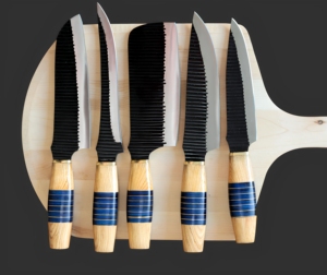 Ensemble de couteaux de chef en acier carbone faits à la main |   Poignée en bois et résine avec revêtement en poudre noire |   Collection de 5 couteaux de cuisine tranchants - Product Image 1