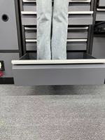 Armoire à outils mobile en acier antirouille OEM avec 5/7 tiroirs, roulettes robustes et serrure à clé - Tiroirs personnalisables