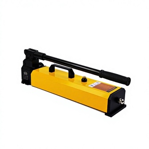 Pompe hydraulique manuelle simple effet VP-801 de 4500 cm³, équivalente à ENERPAC, pour le démontage d'équipements lourds et les travaux de presse hydraulique en usine - Product Image 1