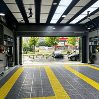 Station de travail complète pour l'esthétique automobile, cabine de lavage de voitures pour garage, espace de travail pour le detailing automobile avec enrouleur de tuyau d'air et grille de drainage au sol