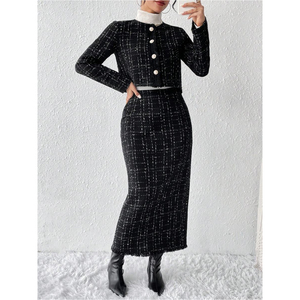 <span class=keywords><strong>Ensemble</strong></span> décontracté 2 pièces pour <span class=keywords><strong>femme</strong></span> : haut court et jupe longue à <span class=keywords><strong>carreaux</strong></span> avec boutons décoratifs, tissé et teint, costumes pour femmes - Product Image 2