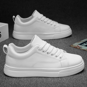 รองเท้าบอร์ดสำหรับผู้ชายรองเท้ากีฬาพื้นหนาหนัง PU กันลื่นสีทึบ - Product Image 1