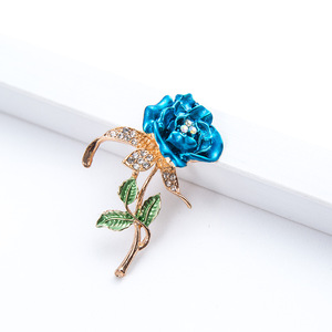 Flower Ladies Brooch, Alloy Gold-Plated Diamond Three-Leaf Rose Corsage, <b>Wedding</b> <b>Accessories</b> - Product Image 4