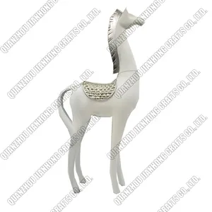 Cadeau de décoration d'intérieur moderne animal européen Statue de cheval en résine modèle artisanat