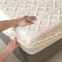 Nouvel ensemble de draps-housses colorés en jacquard 3 pièces, doux et abordables, avec protège-matelas – Collection 2026, disponible à la vente.