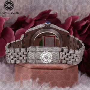 Montre en moissanite de haute qualité, très demandée, avec un design durable et un look élégant, disponible pour la vente en gros et l'exportation - Product Image 5