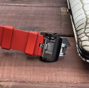 Une montre sport pour homme classique, luxueuse et best-seller, avec chronographe et tachymètre multifonctionnels, en cristal de saphir et squelette apparent. - Product Image 5