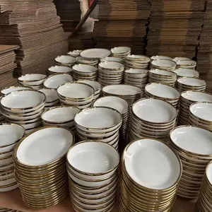 Vente en ligne de lots de vaisselle bon marché avec bordure dorée bols en céramique Assiettes en porcelaine en gros assiettes en céramique à vendre par tonne