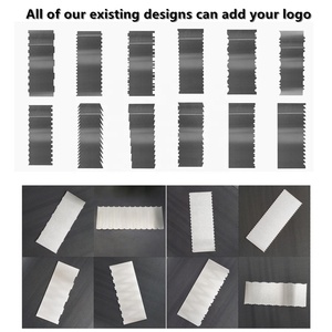 AK Campione Gratuito Raschietto per Torte in Acciaio Inossidabile con Logo Personalizzato, Pettine per Decorazione, Lisciante per Pasticceria, Cioccolato, Crema Spalmabile, Glassa Reale - Product Image 2