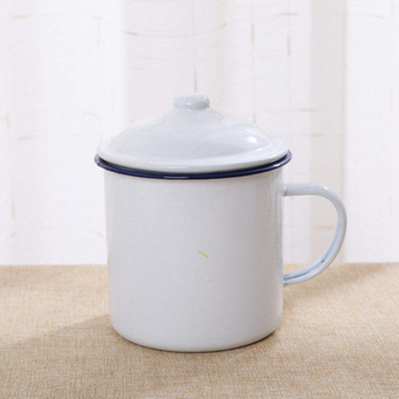 ถ้วยสีขาวมีฝาปิด