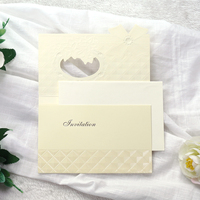 Carte d'invitation de mariage pliée en relief avec crème, nœud en strass et cadre ajouré, vierge, pour événements, prix de gros