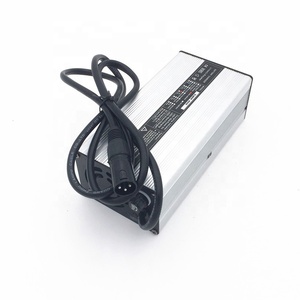 Перезаряжаемое портативное автомобильное зарядное устройство 100,8 В 3A-25A Авто 24S литиевая батарея зарядное устройство высокого напряжения <span class=keywords><strong>96</strong></span> вольт - Product Image 6