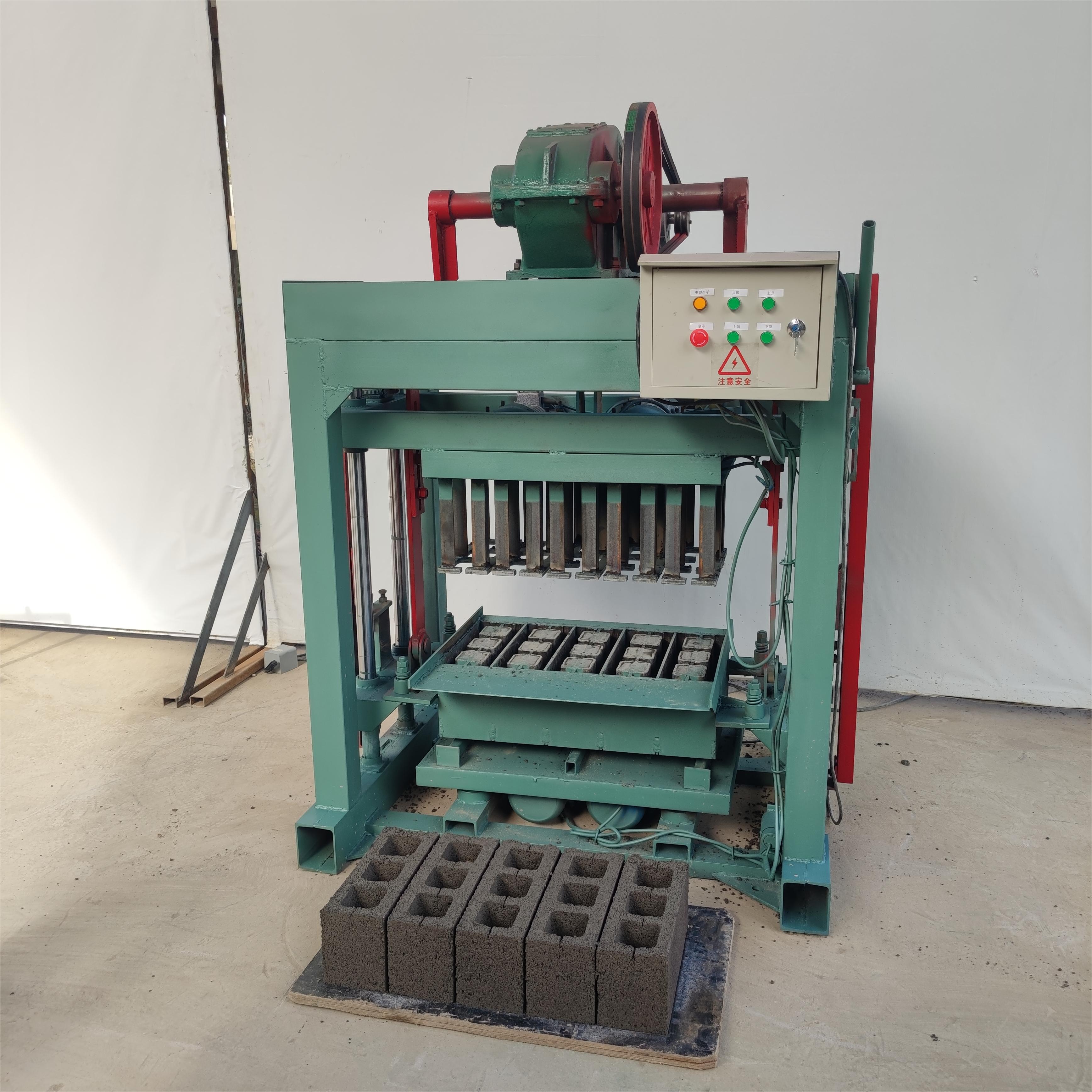 Высокопроизводительный гидравлический формовочный блок с блокировкой, машина для изготовления полых цементных бетонных кирпичей