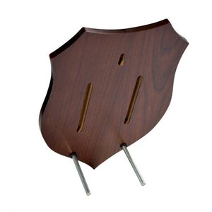 Targa a Forma di Scudo in Legno di Noce 190x260x15 mm, Insegna da Parete - Product Image 2