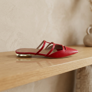 Sandalias de Tacón Cuadrado con Punta en Pico y Tira Trasera para Mujer, de Cuero Genuino Rojo, con Tachuelas Doradas - Product Image 3