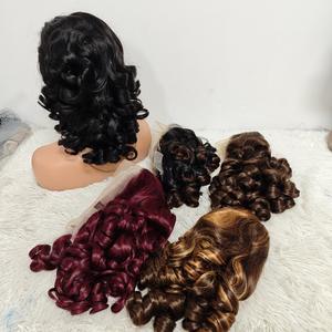 Promotion à 75 $ Vente en gros Perruques à dentelle frontale 13x4 Ondulation lâche 18 pouces Colorées Naturelles Bouclées Naturellement rebondissantes Cheveux naturels Perruques noires # 99J, # 4 - Product Image 1