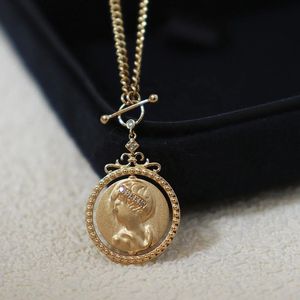 Collier délicat et minimaliste en or 18 carats avec saphir et pierre de Quenhead de Xinfly - Product Image 4