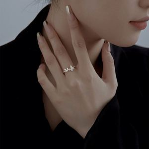 Anillo de Compromiso Dylam de Diseño Simple en Plata S925 con Diamantes de Circonia 5A en Forma de Mariposa para Uso Diario - Product Image 3