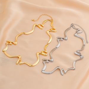 Irregular Fashionable Liquid Lava <strong>Metal</strong> Texture Water Corrugated <strong>Collar</strong> Frosty Wind Geometric Twist Design <strong>Gold</strong> Plated Necklace - Product Image 3