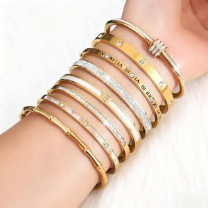 กำไลข้อมือประดับคริสตัลเพทายทรงเหลี่ยมเจียระไนวิบวับ ไม่หมองคล้ำ ดีไซน์ทันสมัย กันน้ำ เคลือบทอง 18K PVD - Product Image 2