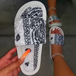 Gran Oferta personalizada, zapatillas de mujer para exteriores, playa, hogar, zapatillas planas personalizadas para mujer - Product Image 5