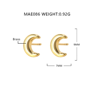Listos para enviar: Lindos pendientes de luna pequeños minimalistas con circonita cúbica y chapado en oro de 18k para mujer - Product Image 6
