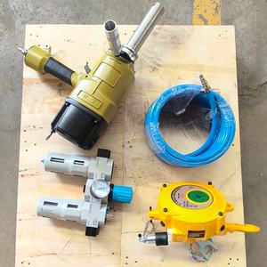 Los Pistolas de Aturdimiento Neumáticas se Utilizan para Matar Ganado, Caballos de Indias, Caballos y Camellos. Poseen una Poderosa <span class=keywords><strong>Fuerza</strong></span> de Impacto. - Product Image 2