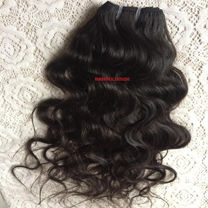 Extensiones de cabello humano natural ondulado, con cutícula completa alineada, estilo indio Remy - Product Image 1