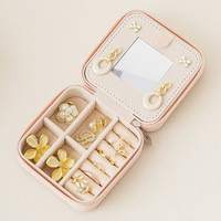Boîte de rangement personnalisée en usine, sac à bijoux moderne carré de luxe en cuir PU avec boucle, portable pour bagues, bracelets, boucles d'oreilles, imprimé UV
