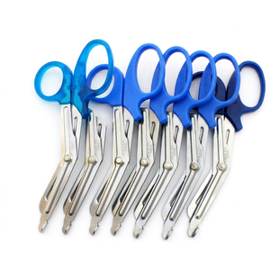 Ciseaux utilitaires professionnels en acier inoxydable de 6 pouces à lames dentelées, fabriqués à Taïwan, fourniture d'usine OEM - Product Image 1