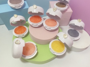 Gommage pour les lèvres à la fraise biologique vegan en marque propre, soin hydratant pour les lèvres, adapté à tous les types de peau, pour adultes - Product Image 3
