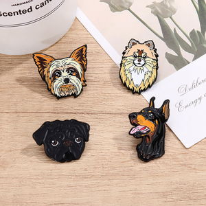 Pins Esmaltados Personalizados de Razas de Perros Directo de Fábrica - Insignias Temáticas Lindas de Yorkshire, Pomeranian, <span class=keywords><strong>Doberman</strong></span> y <span class=keywords><strong>Pug</strong></span> con ODM y OEM - Product Image 1