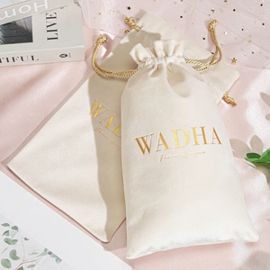 Bolsas de Terciopelo Suave con Estampado Dorado de Lujo para Almacenamiento de Cosméticos y Cuidado de la Piel, Bolsas de Terciopelo para Empaque de Joyería y Regalos con Logotipo Personalizado - Product Image 5
