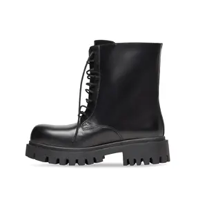 รองเท้าบูทมาร์ตินสีดำแฟชั่นไซส์ใหญ่,รองเท้าบูทมีเชือกผูกสีดำรองเท้าบูทส้นหนาสำหรับฤดูหนาว