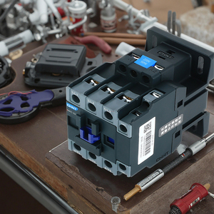 Contacteur électrique monophasé NXC-65 18 25 32 CJX2-1210 6511CHNT AC 220V Tension nominale du circuit principal - Product Image 2