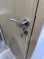 Porte contemporaine moderne en MDF et verre, finition laquée blanche, avec quincaillerie Hafele, pour appartement, villa, hôtel