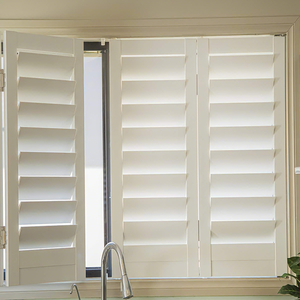 Volets en PVC en gros directement de Chine, volets en bois sur mesure pour fenêtres intérieures avec lames réglables - Product Image 3