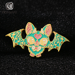 Tùy Chỉnh Mạ Vàng Kim Loại Logo Dơi Dễ Thương Động Vật Cứng Men Pin Long Lanh Pin Cho Mũ - Product Image 3