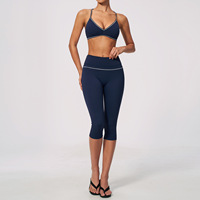 Ensemble de yoga respirant pour femme, nouveau design personnalisé, avec soutien-gorge de yoga à col en V et dos en Y et pantalon capri taille haute effet push-up