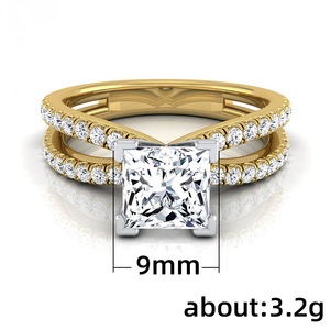 Anello di fidanzamento da donna F513 in oro giallo con diamante naturale taglio Princess colore D e diamanti laterali - Product Image 5