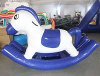 Cheval flottant à eau gonflable étanche à l'air Cheval de balançoire à eau gonflable pour enfants
