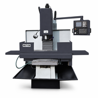 Machine de fraisage verticale CNC à 3 axes XK7130 XK7132 XK7135 XK7136 BT40, fraiseuse CNC économique pour le traitement du métal et de l'aluminium