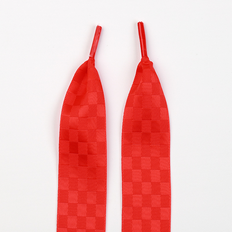 Lacets carrés en soie rouge