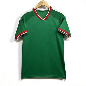 Maillot de football personnalisé 2026 à rayures, séchage rapide, respirant, 100 % polyester, vente en gros - Product Image 1