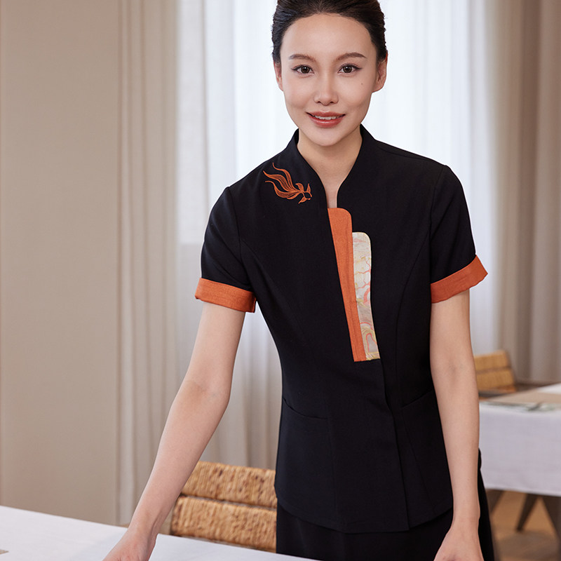 Vêtements courts noirs pour femmes