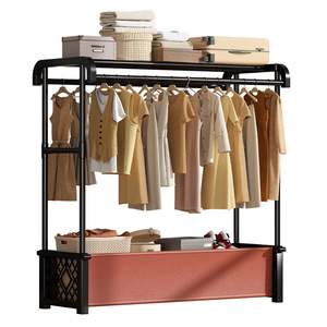 Porte-vêtements sur pied avec double tringle, roulettes et finition laquée – Organisateur de vêtements pour salon - Product Image 2